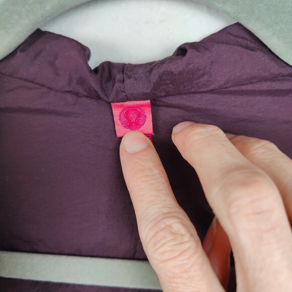 Lululemon lab Packable Anorak Pelt Jacket Mens Large Purple Hooded Poncho Vented - Picture 6 of 9